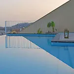 New, Spacious Villa With Amazing Views