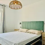 Stylish Sea-View Apartment