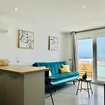 Stylish Sea-View Apartment