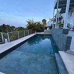 Appartement C Dans Une Villa Avec Piscine Chauffee & Jacuzzi, Chauffe En Extra