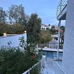 Appartement C Dans Une Villa Avec Piscine Chauffee & Jacuzzi, Chauffe En Extra