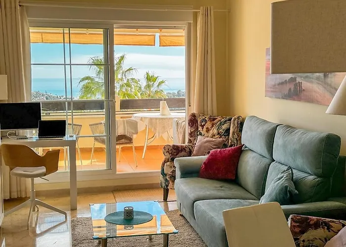 Stylish Apartment With Panoramic Sea View & Large Terrace!