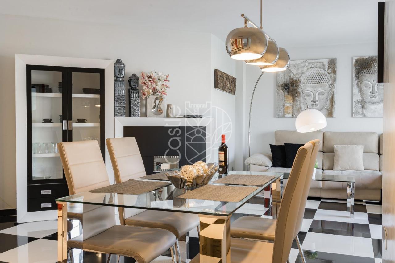 Malaga Puerto Marina Playa Vacacional Luxury Apartment