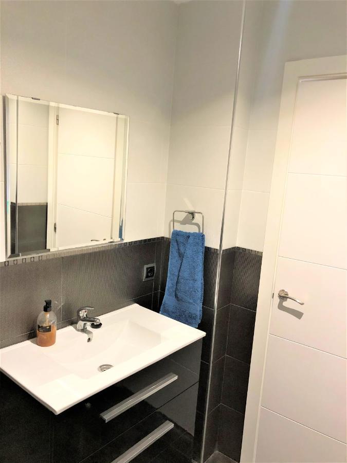 Precioso Apartamento Frente Al Mar Benalbeach Apartment *