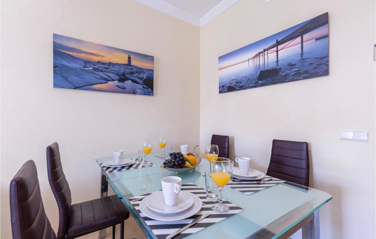 Beautiful In With Kitchen
