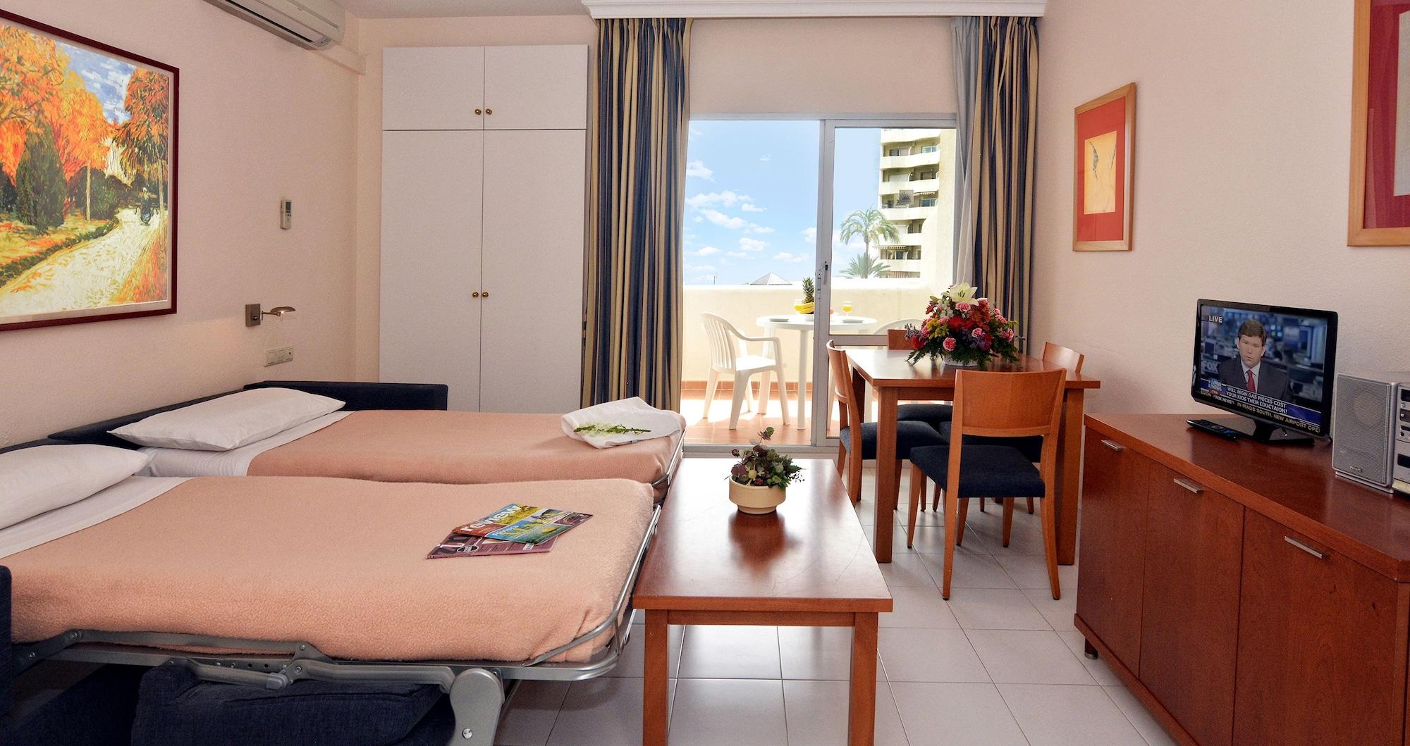Clc Benal Aparthotel