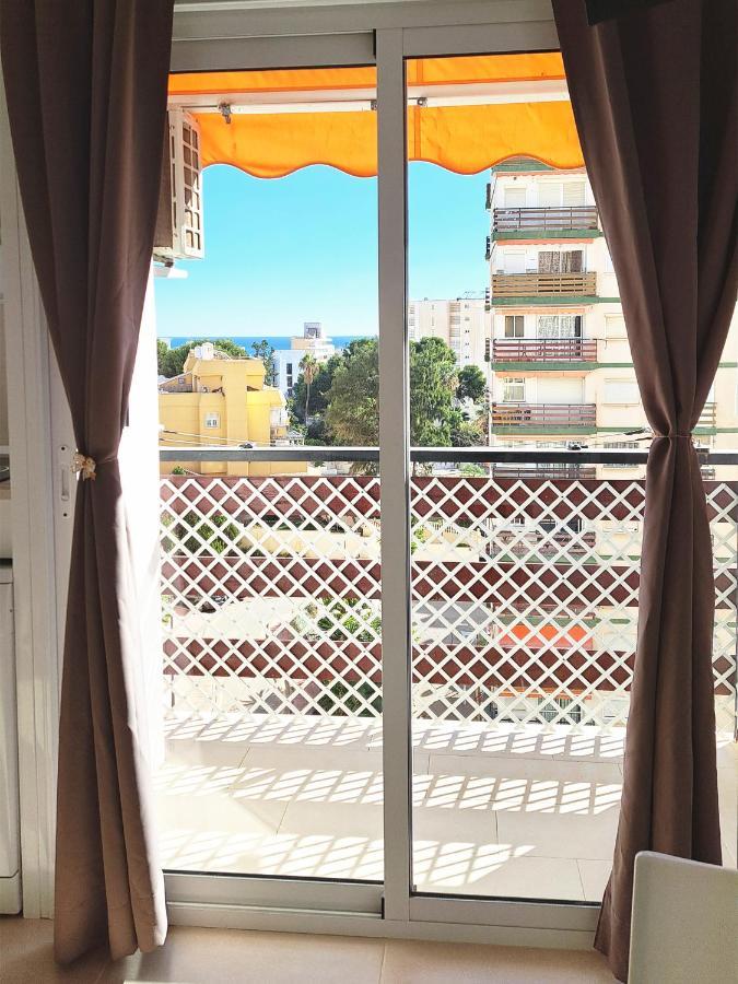 Naciones Yellow Sun Studio Apartment *
