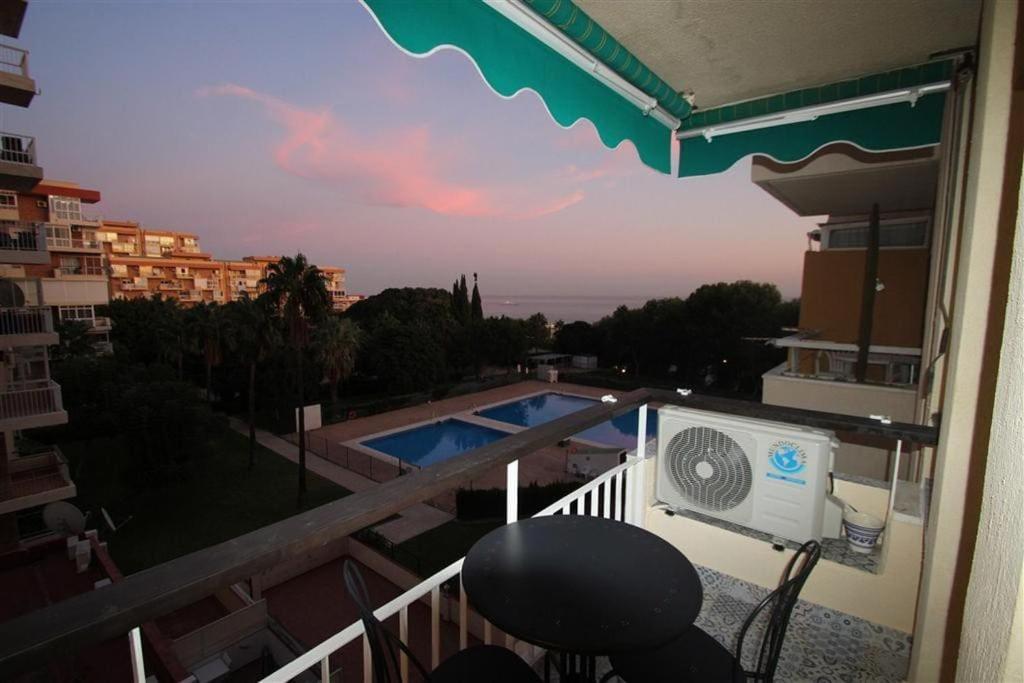 Luxurious 1 Bed With 5 Pools & Gardens. *