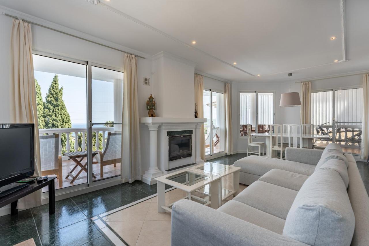 Roble Villa *