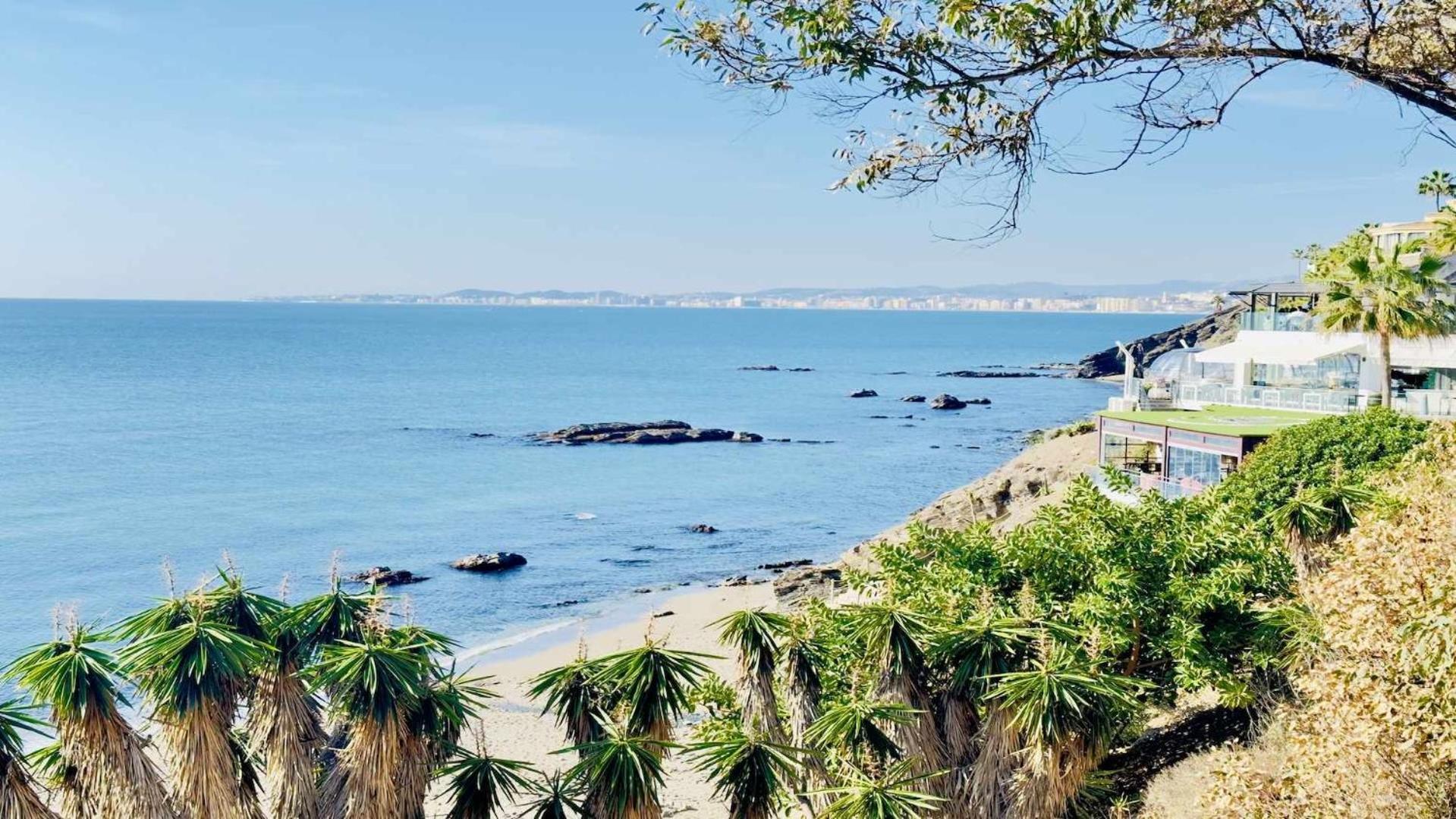 Atico By The Sea Apartment
