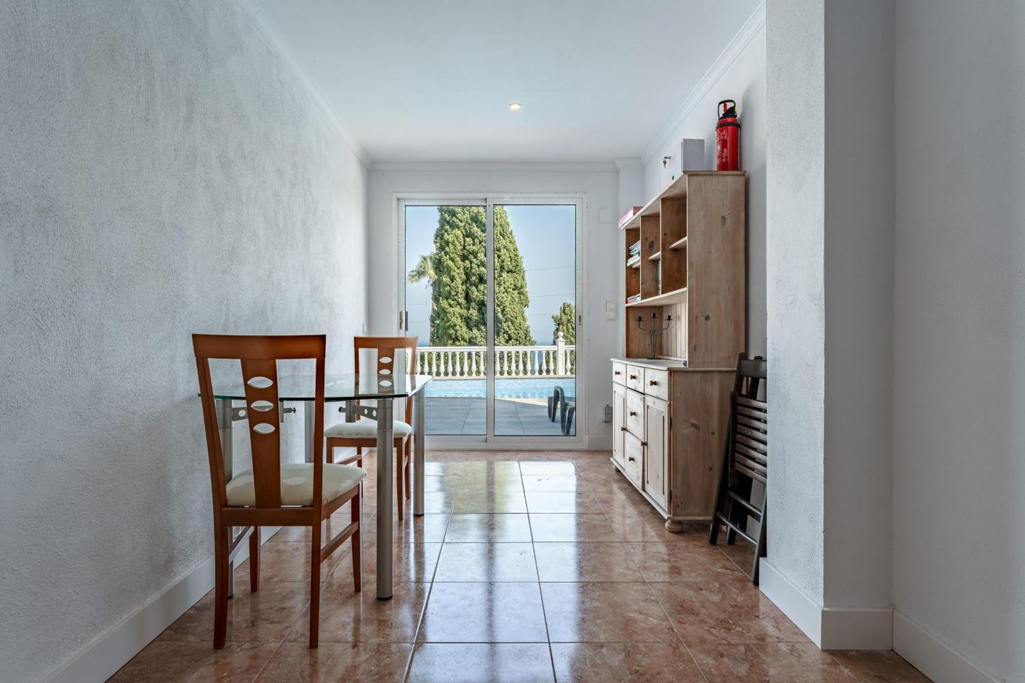 Roble Villa *