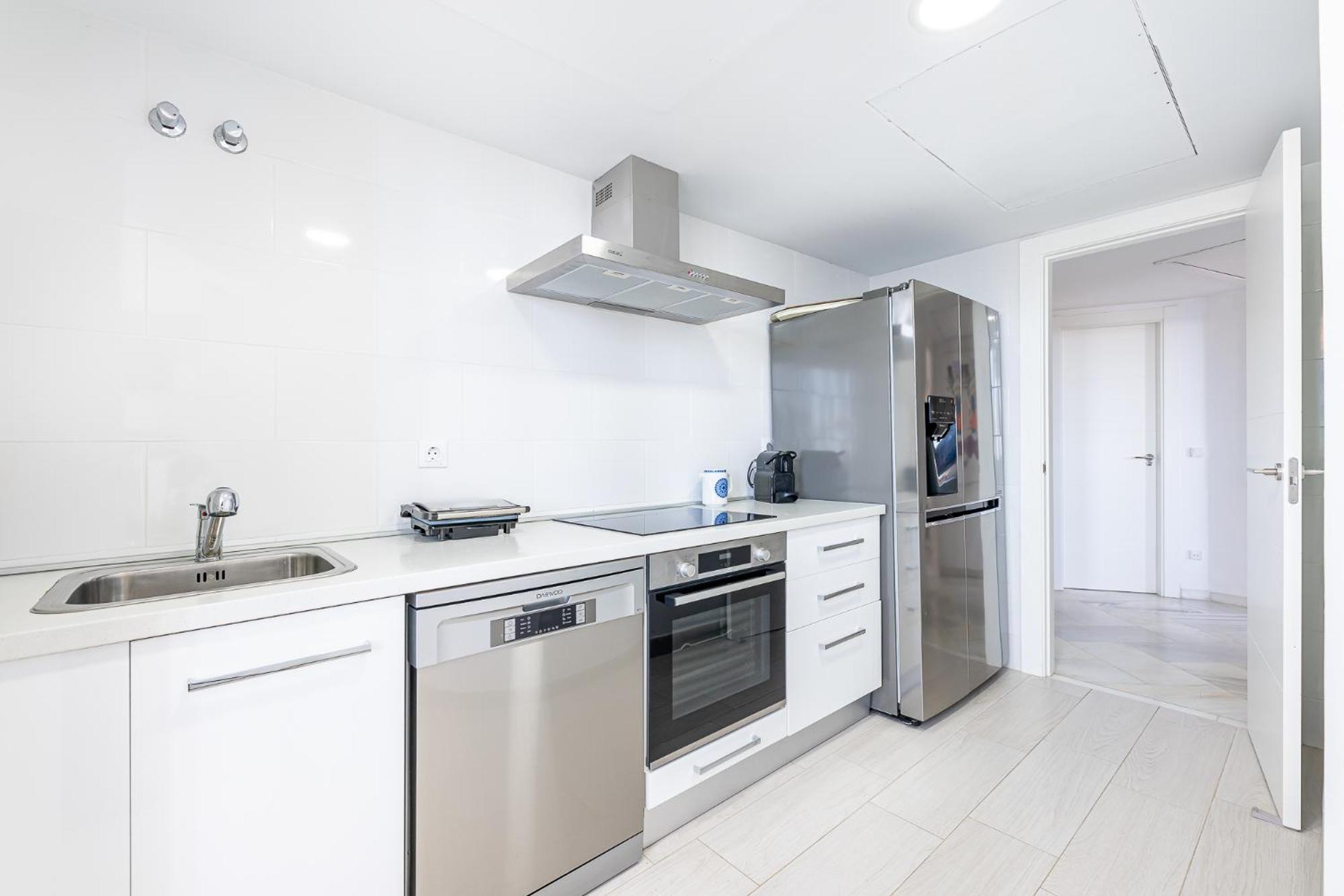 Located In Puerto Marina With Sea Views, First Line Of Beach. Benalmádena