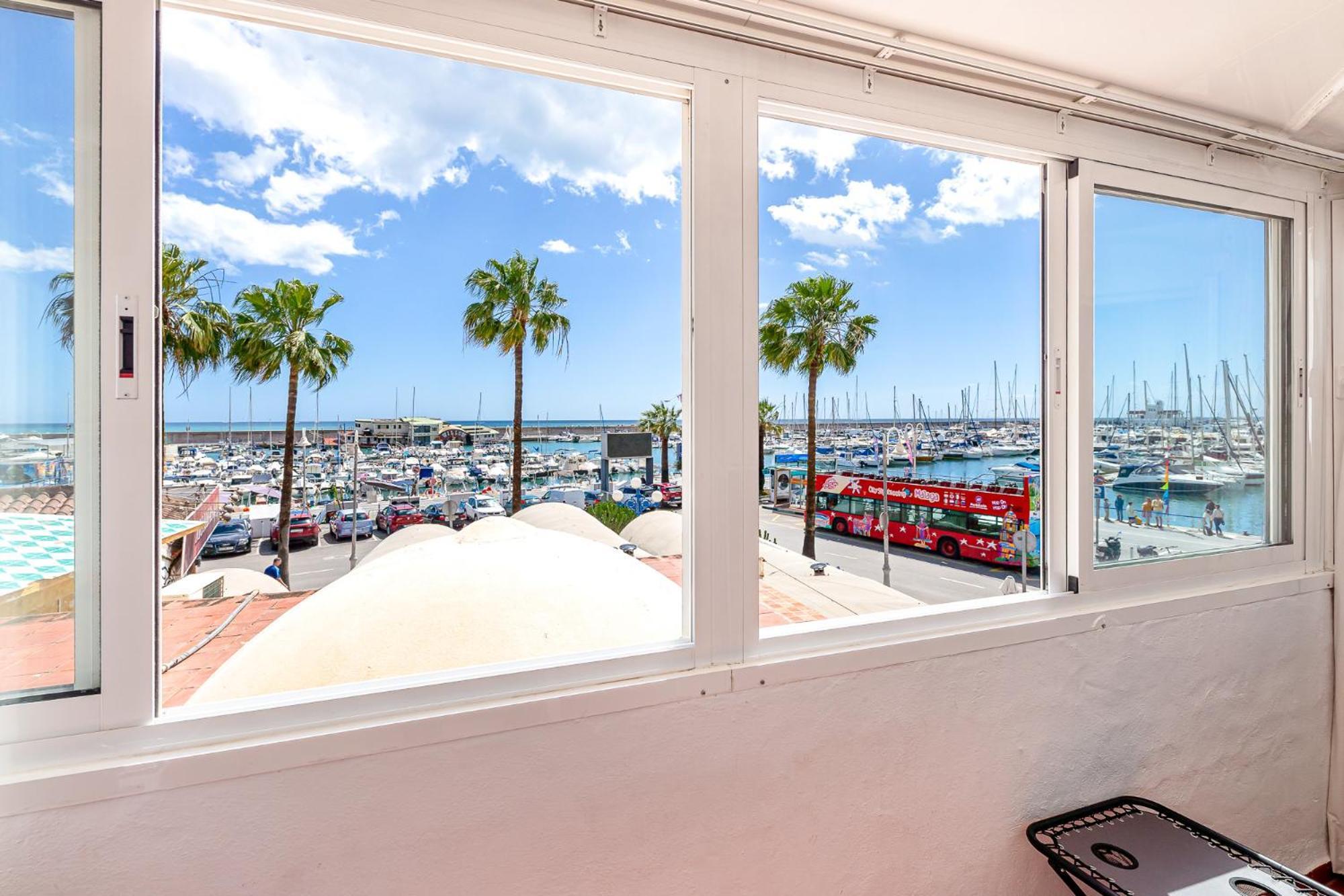 Located In Puerto Marina With Sea Views, First Line Of Beach. Benalmádena