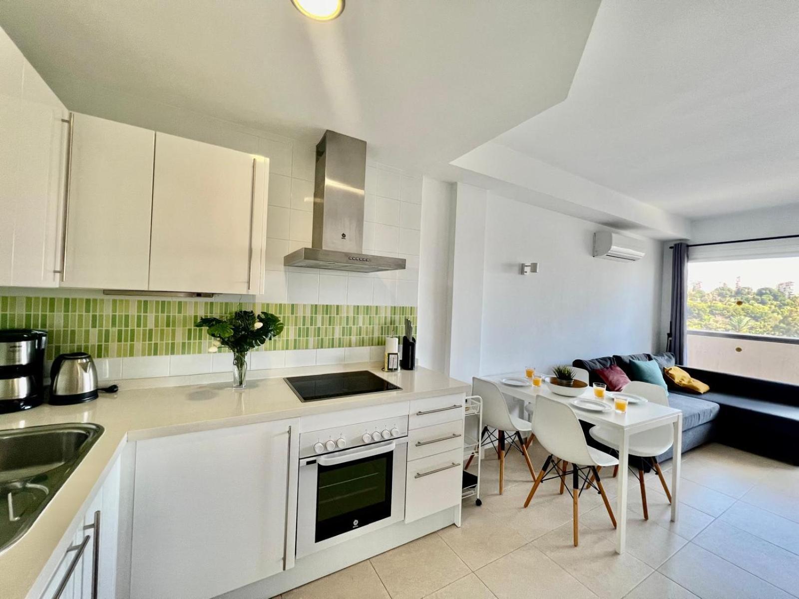 Large Terrace Sea & Mountain Benalbeach Apartment Benalmadena
