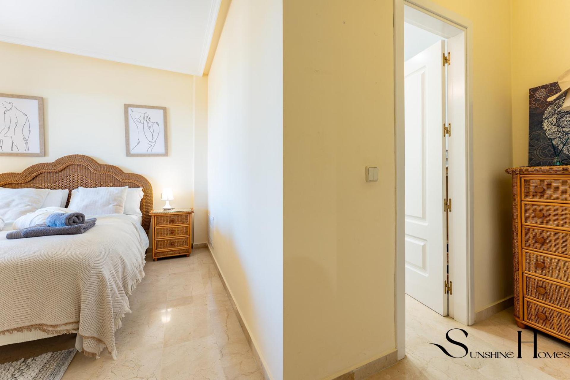 Terrace Of Paradise, 2 Bed 2 Bath, Parking, Pool Benalmádena