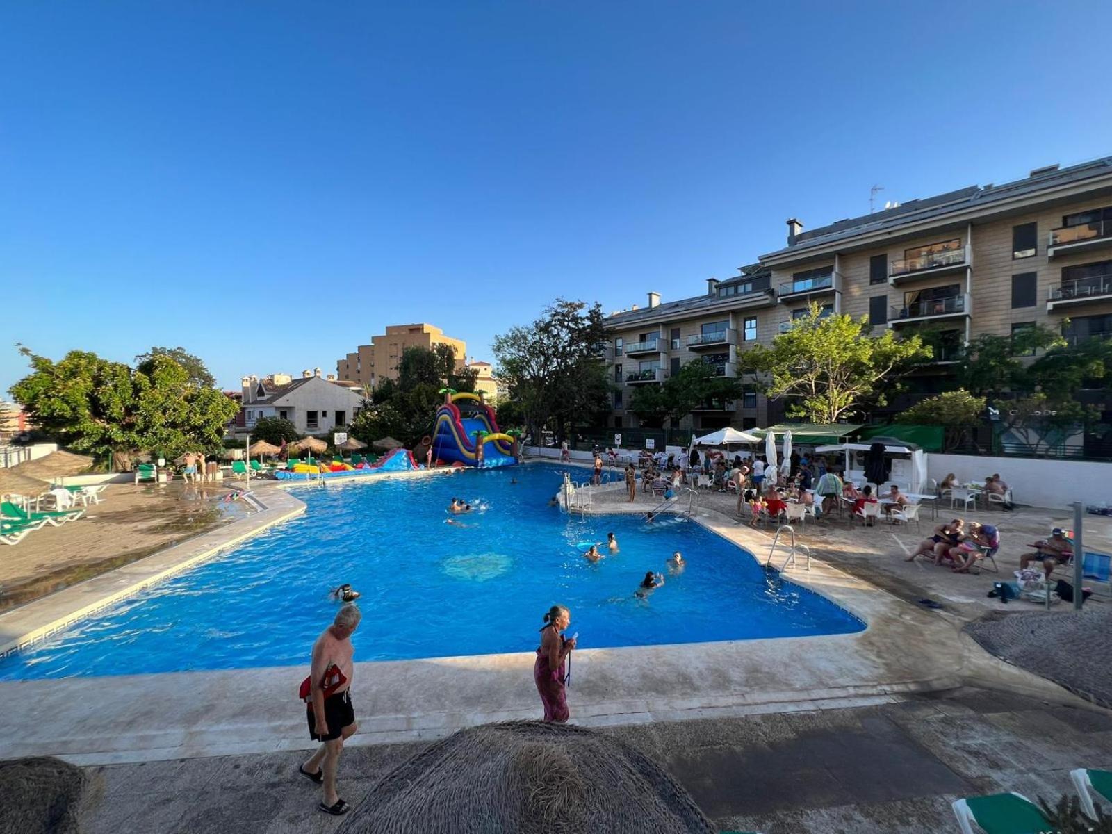 Blue Oasis Sea And Mountain Panorama Apartment