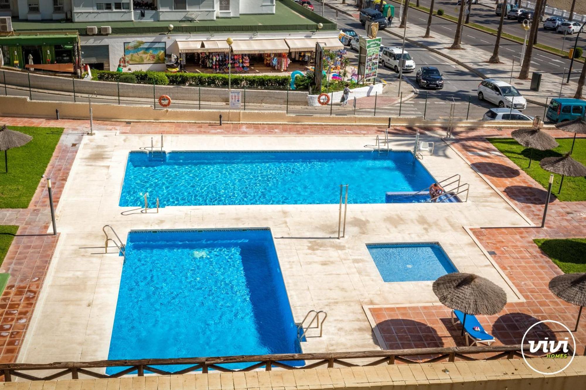 Vivi Homes - Pulpo Pool, Balcony & Sea View Apartment Benalmadena