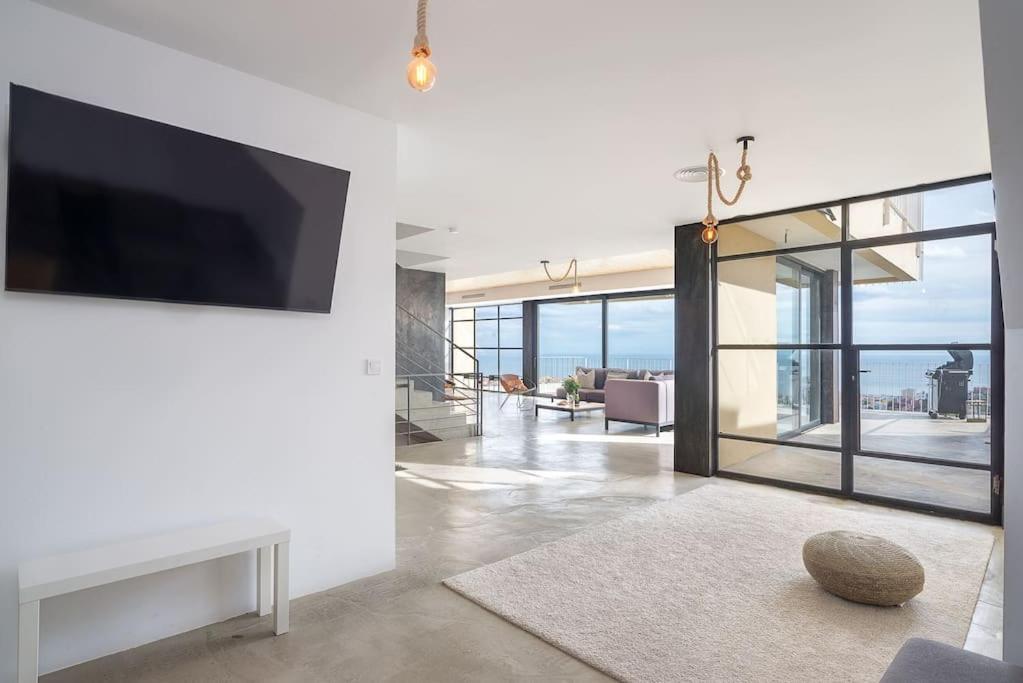New, Spacious With Amazing Views Villa Benalmádena