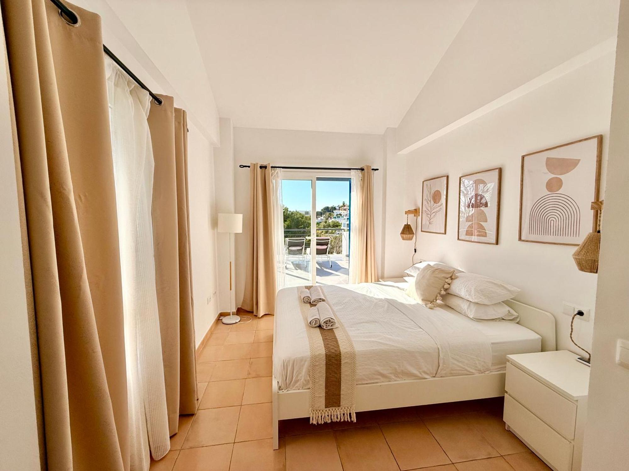 168m² 2 Slaapkamer, 3 Privé Badkamer In Torremuelle *