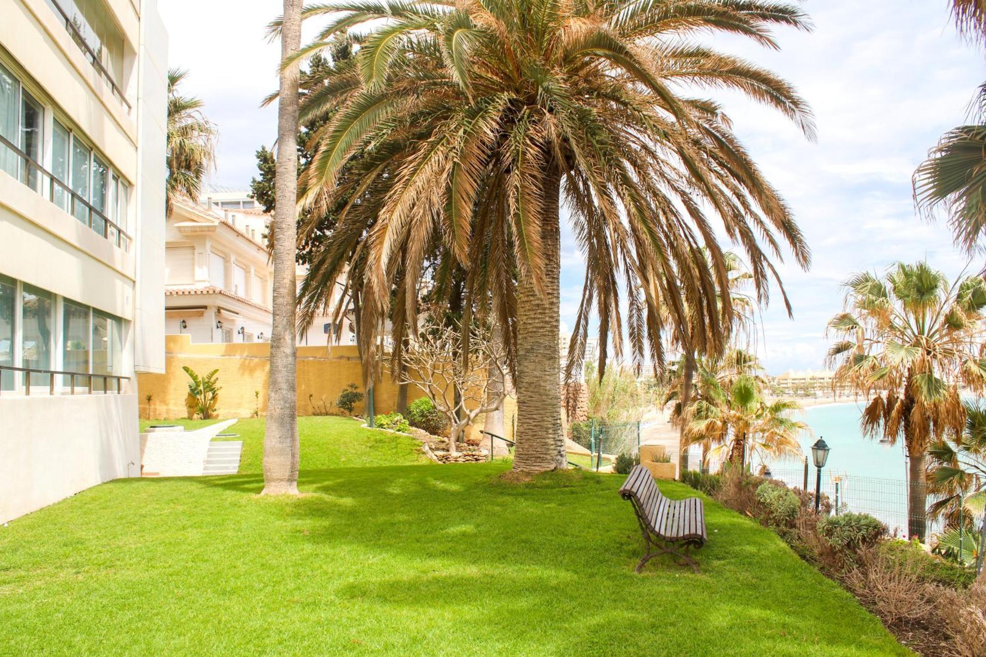 1 Bed Garden Sleeps 2, Parking, Next To Apartment Benalmadena