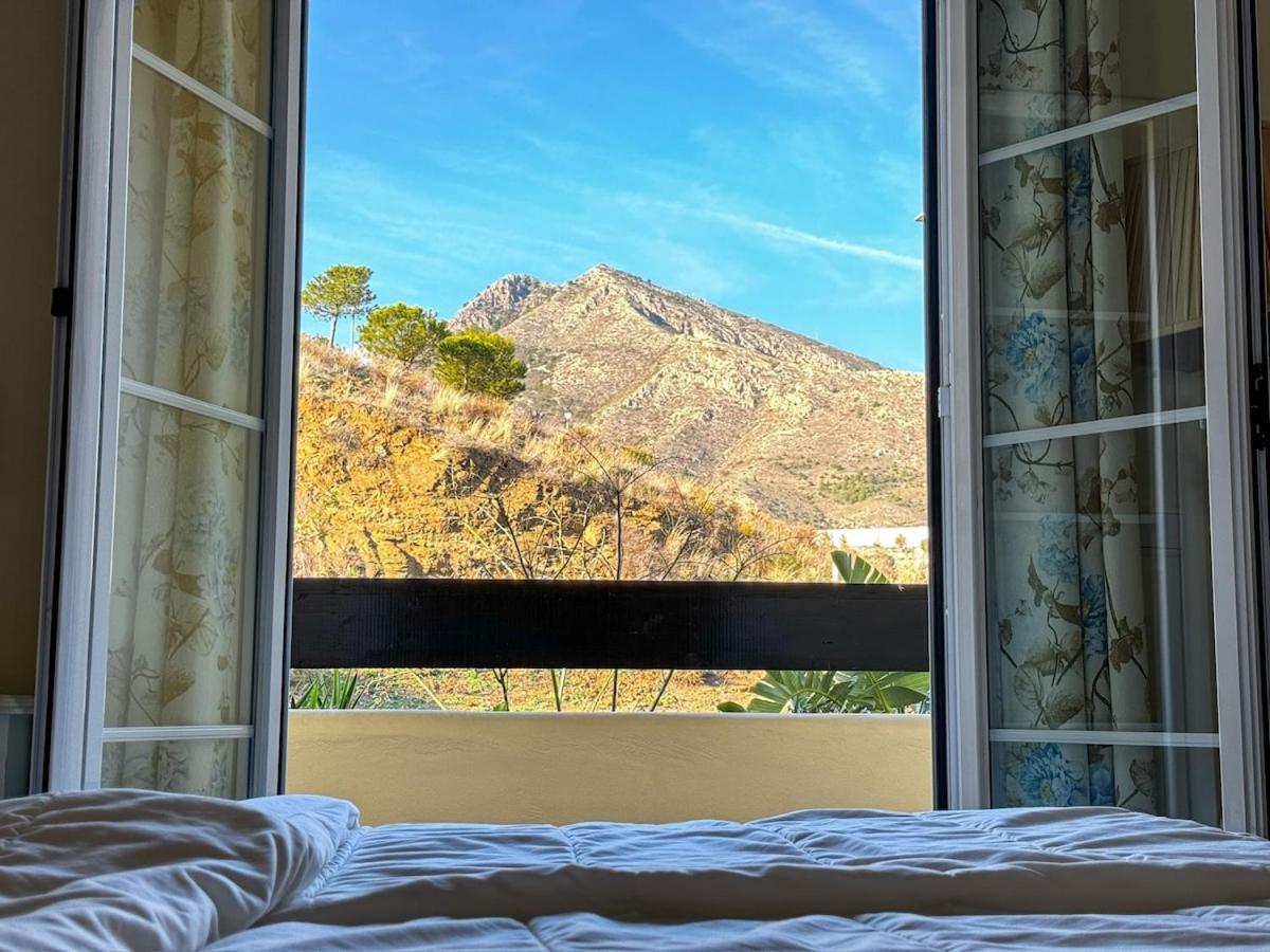 Apartment Stylish With Panoramic Sea View & Large Terrace! Benalmadena