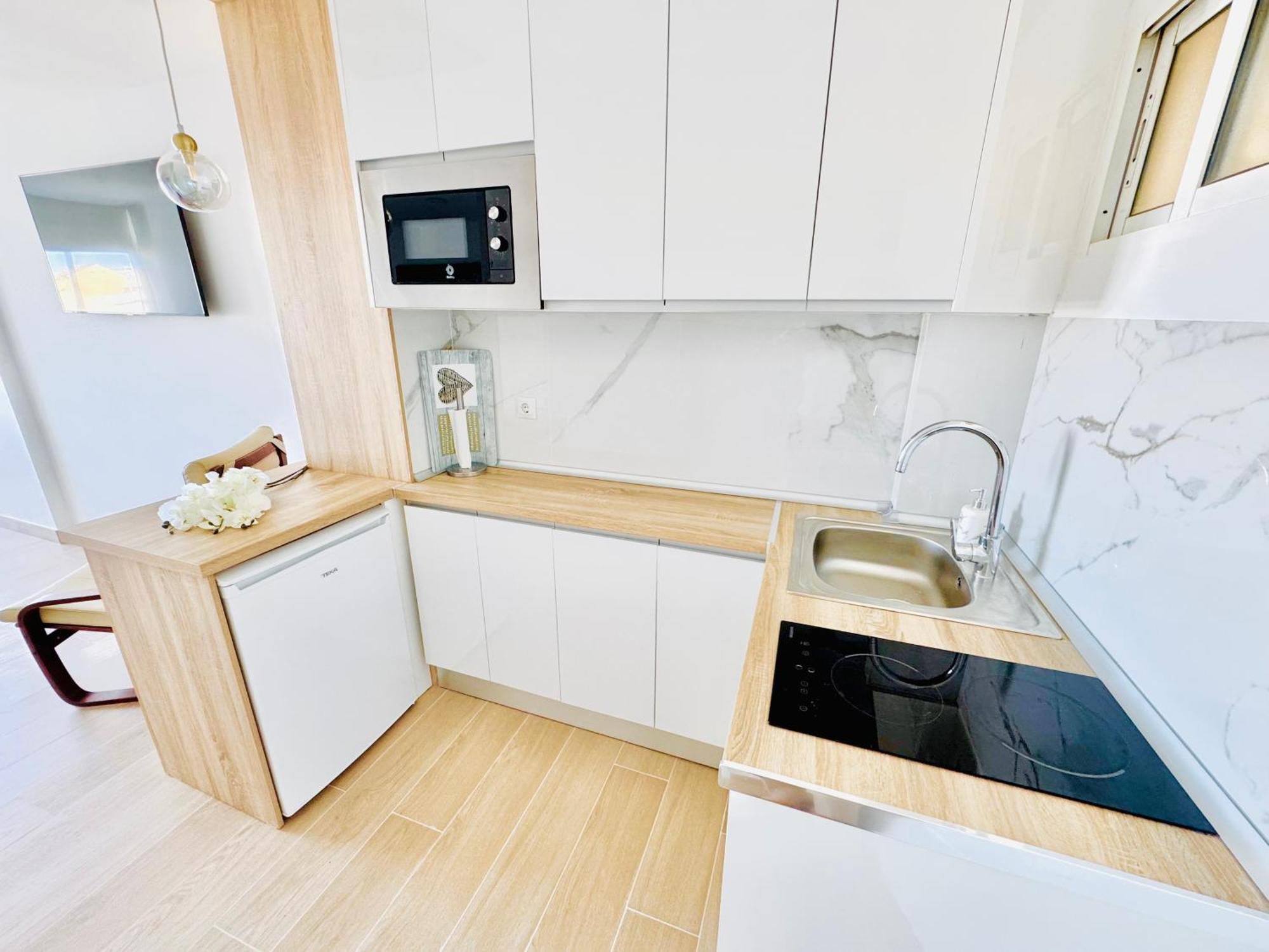 Apartamento Moderno-luminoso-vistas Al Mar-benalmadena Costa Benalmádena