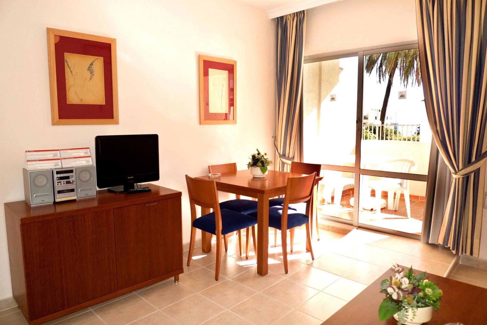 Clc Benal Aparthotel