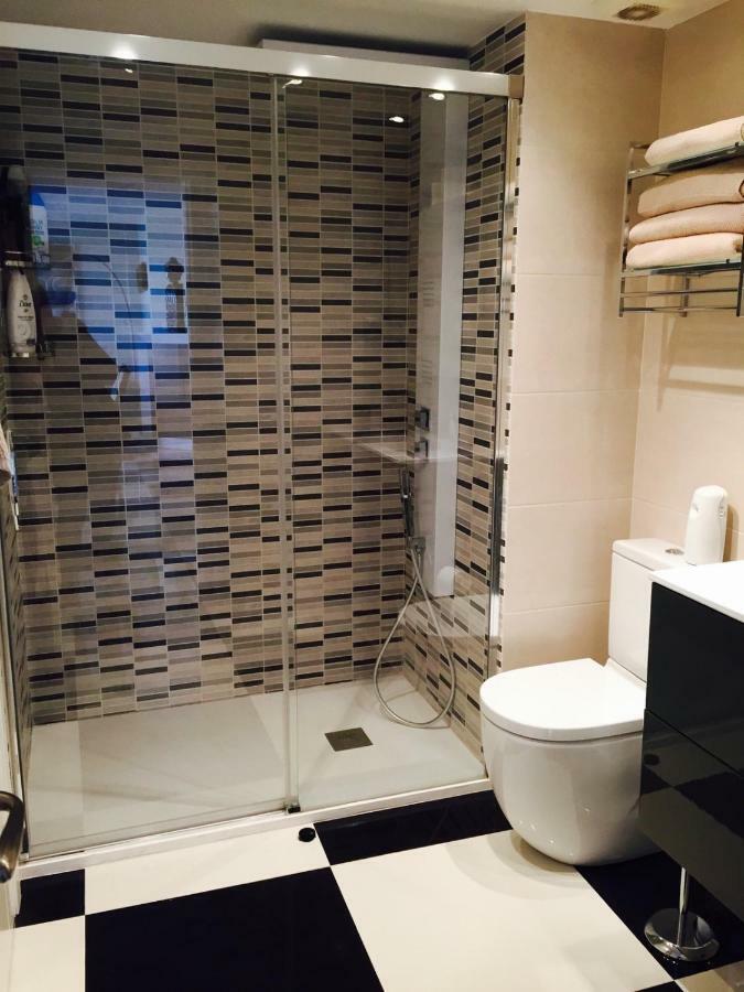 Malaga Puerto Marina Playa Vacacional Luxury Apartment