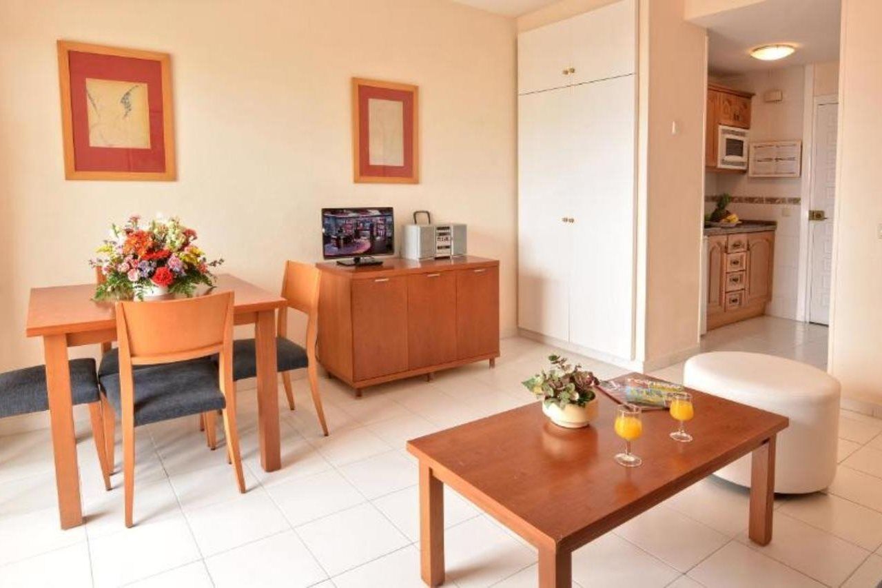 Clc Benal Aparthotel