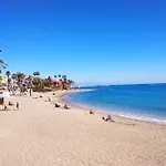 Modern Studio Near Beach. Sea, Pool And Wi-Fi