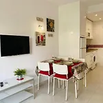 Benalbeach-Cozy And Equipped Apt With Water Slides & Beach