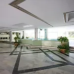 Precioso Apartamento Con Vistas Al Mar Y Piscinas