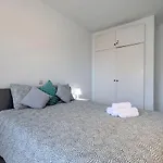 095 - Bright & Comfortable Holiday Apartment With Water Park & Sea Views