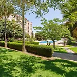 Cosy Studio With Balcony In Bonanza Square