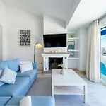 PUERTO DE BENALMÁDENA APARTAMENTO VACACIONAL con VISTAS AL MAR Y YATES TRES HABITACIONES 2 BAÑOS