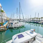 Puerto De Benalmadena Holiday Rentals Vistas Al Mar Y Yates Con Piscina Malaga