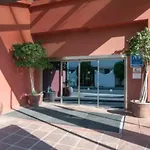 Elegante Alojamiento Con Piscina A 200 M Del Mar.