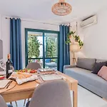Stunning Ground Floor Apartment!