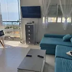 Apartamento Con Terraza A Pie De Playa
