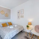 797 Holiday Rentals- Elegante Estudio Reformado En Iris