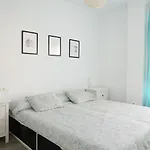 Bonito Y Amplio Piso En Benalmadena Con Piscina
