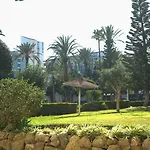 Bonito Y Amplio Piso En Benalmadena Con Piscina