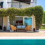 Villa La Vista - Family Friendly Private Pool, Bbq, Sauna