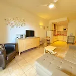 797 Holiday Rentals- Precioso Piso Con Vistas Al Jardin En Benalbeach