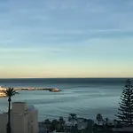 Vistas Al Mar Y Al Puerto Deportivo