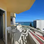 Vistas Al Mar Y Al Puerto Deportivo