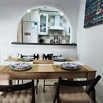 2Bdr Sunny Apartment With Pool And Private Parking In Benalmadena
