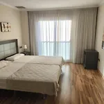 Family Spacious Apartment, Terrace, Kitchen, City View, Free Parking And Wifi