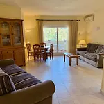 Kingfisher Apartments Benal Beach
