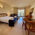 Kingfisher Apartments Benal Beach